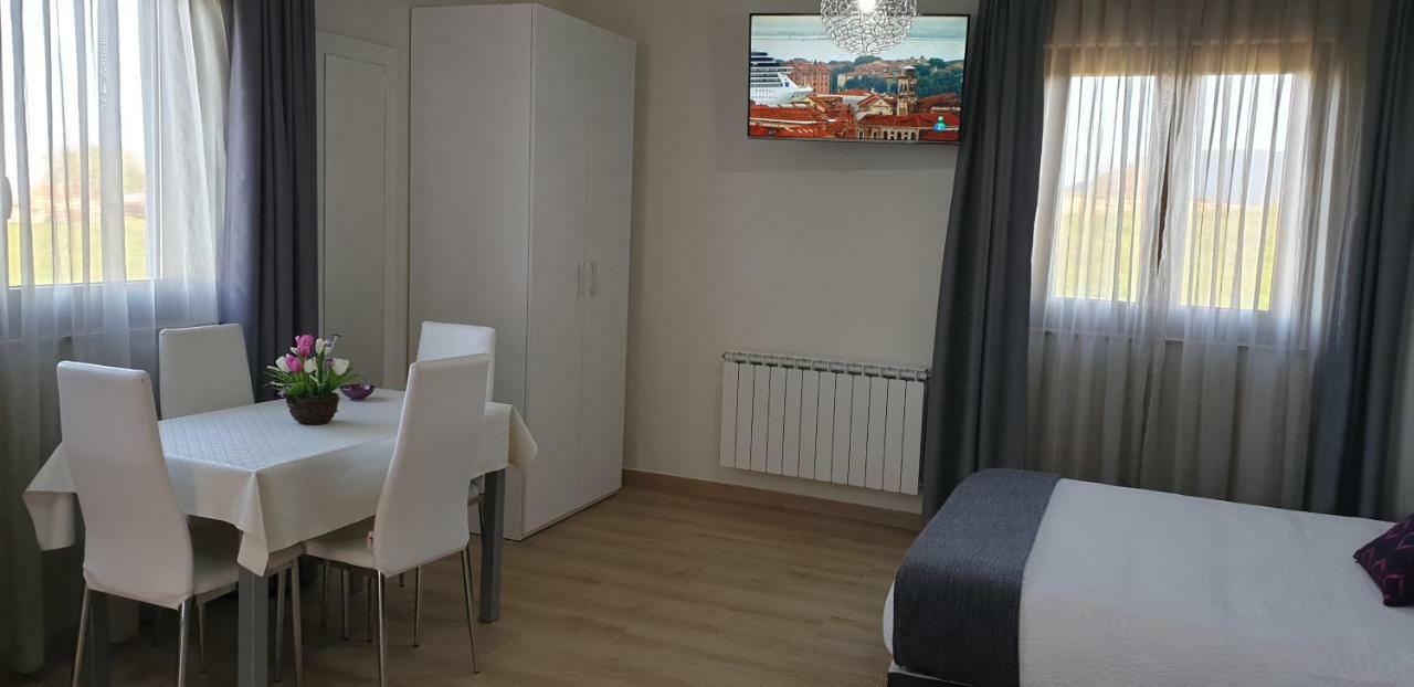 Apartamentos La Pradera De Isla Plana Kültér fotó